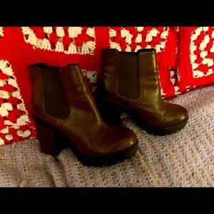 Brown platform boots! Never worn no tags.